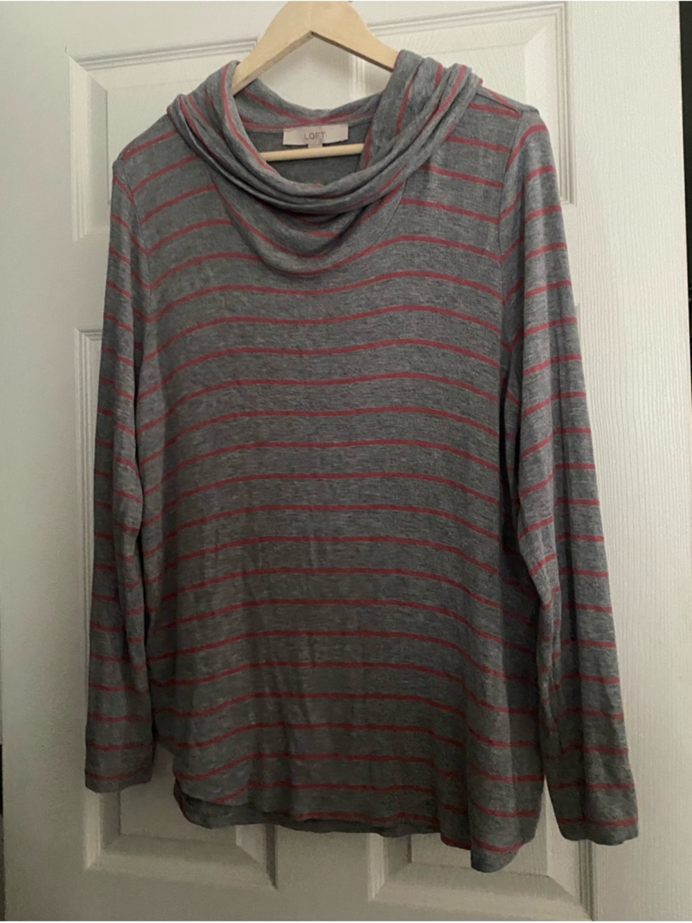 LOFT Gray/Pink Lightweight Sweater Large (runs big)